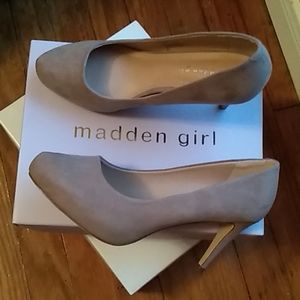 Madden Girl Taupe pumps, never been worn.